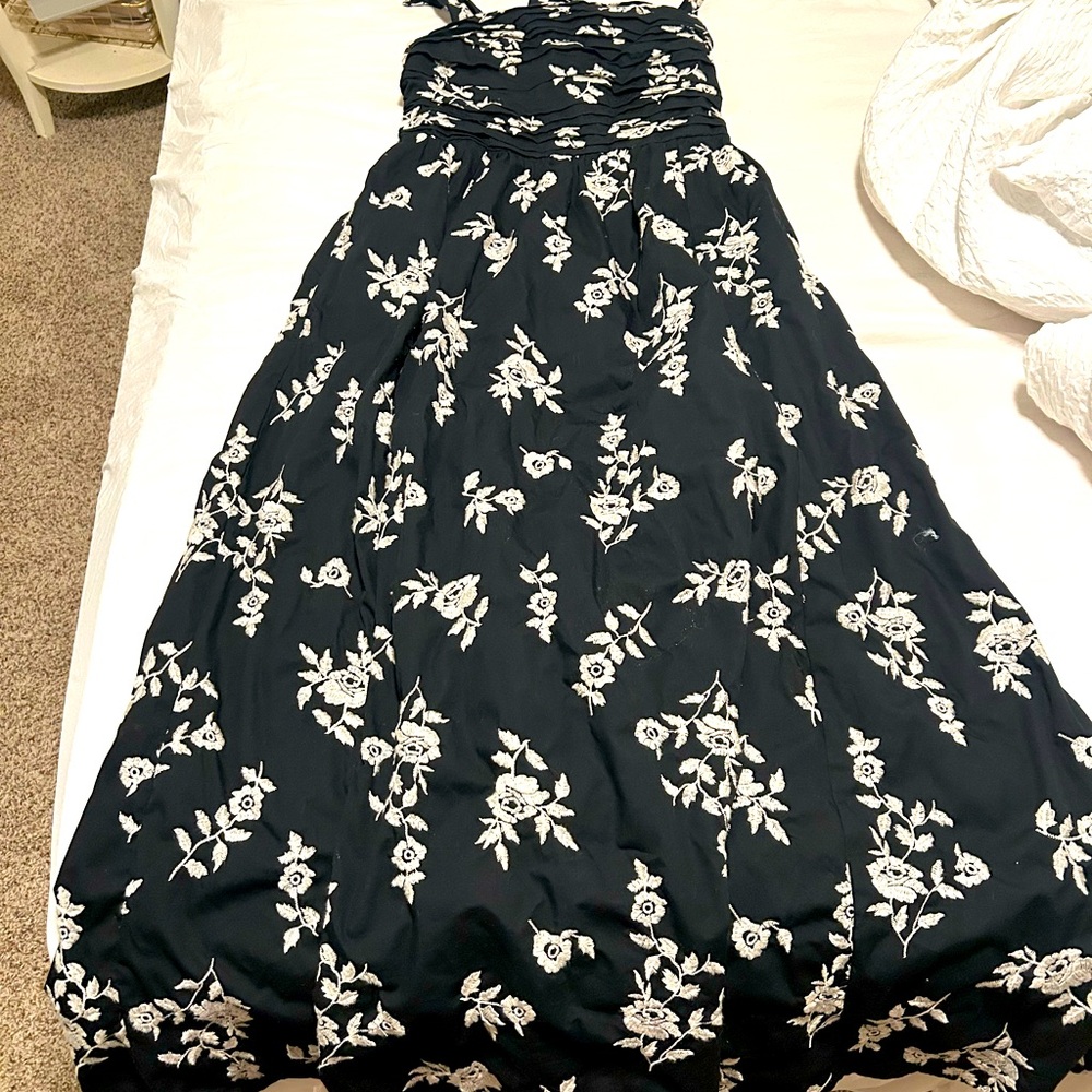 Abercrombie Elegant Black and White Floral Dress
